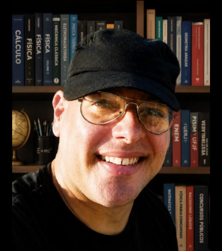 Professor Danter Brandão, professor de Matemática e Física